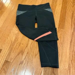Under Armour Capri Leggings Black and Neon size small